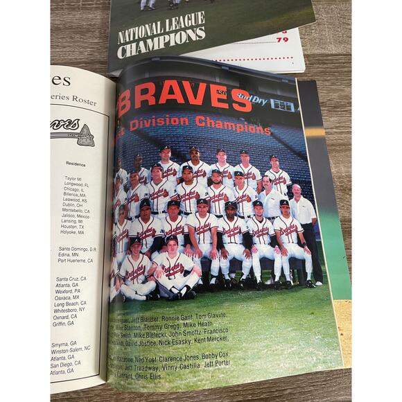 1992 Atlanta Braves Yearbook & NLCS Scorecard Lot MLB Baseball Champions Program - Picture 11 of 16